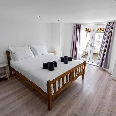 Newly Refurbed, Central Apartment With Free Parking And Hot Tub Lytham St Annes Kültér fotó